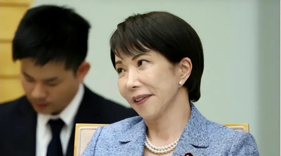 唯独中国交5倍签证费？高市不听岸田劝告，中方对日本改了称呼！