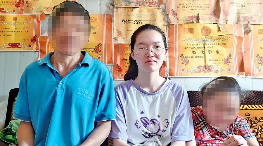高考699分女生遭网暴后又遇冒名账号带货 知情人:她希望不被过多打扰,希望回归平静生活
