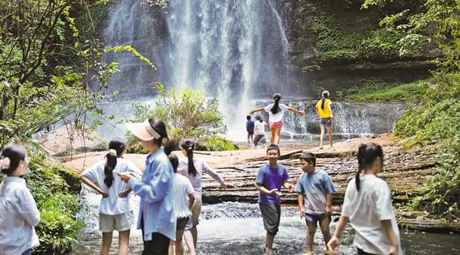 清凉山水激活“避暑经济”新动能