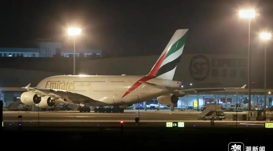 阿联酋航空A380杭州备降致373名乘客困航超10小时,机舱内有人晕倒获救护车两趟救助