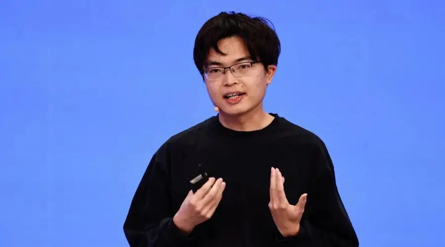 Kimi K3火爆全球,胡锡进:杨植麟证明了一个中国年轻科学家的创造力可以是无上限的