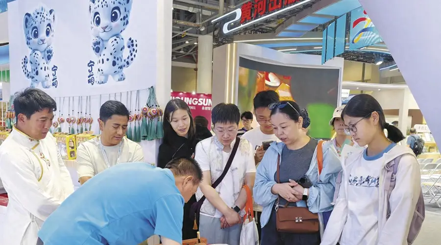 第34届全国图书交易博览会启幕 青海展团携精品图书文创亮相杭州
