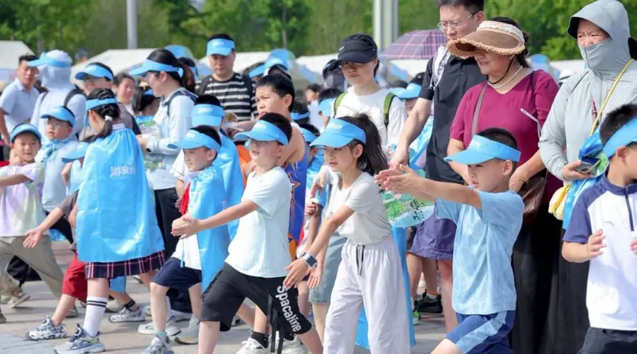 海报观察 | 为什么说“游泉,就是读城”