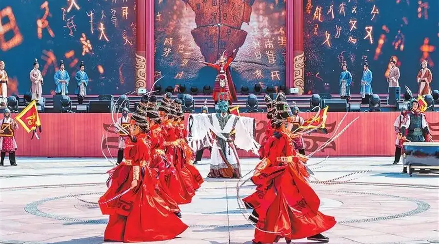安阳方特殷商神画开园 首周揽客近十万