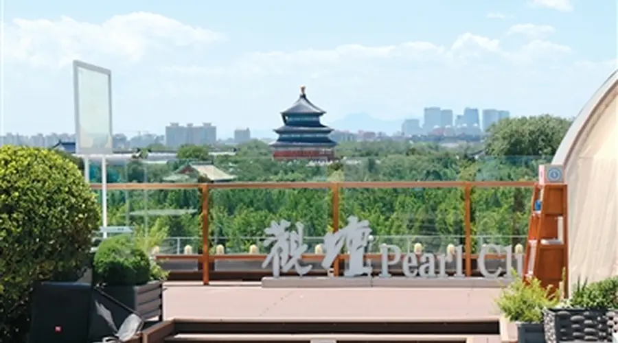 北京闲置屋顶变空中观景台 市民登露台览古今城景