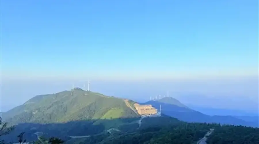 40分钟直达20℃夏天!武汉人的周末,正在被这座“有点冷”的城市承包
