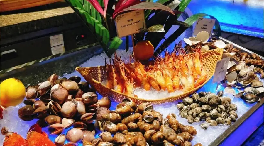 为何自助餐一吃就饱?内部员工道出猫腻,网友:难怪吃不回本