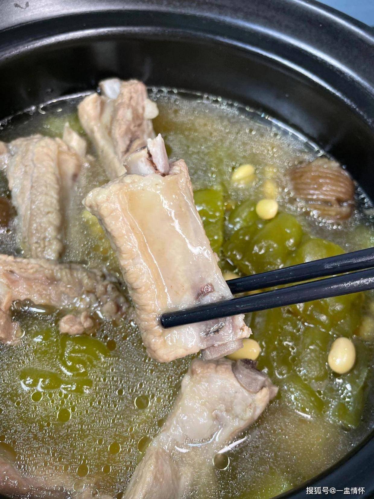 夏天常喝这碗汤错不了，清热解暑味道甘甜，快来试试吧