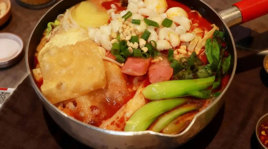 午饭只有二十分钟,为什么热乎小吃比慢慢点餐更顺手?