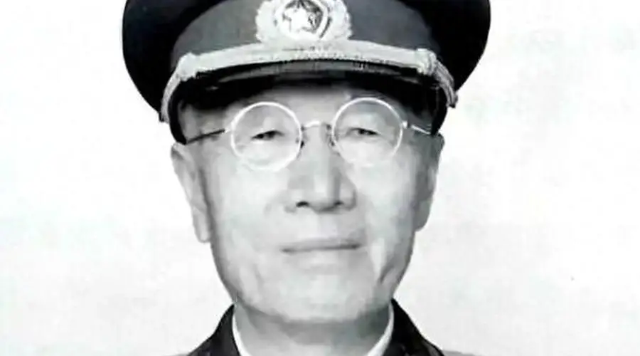 开国中将万毅说：庐山会议有两个谣传，需要澄清一下