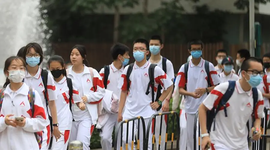 代表建议取消中考分流:我们的孩子,终于不用在15岁被“宣判”了