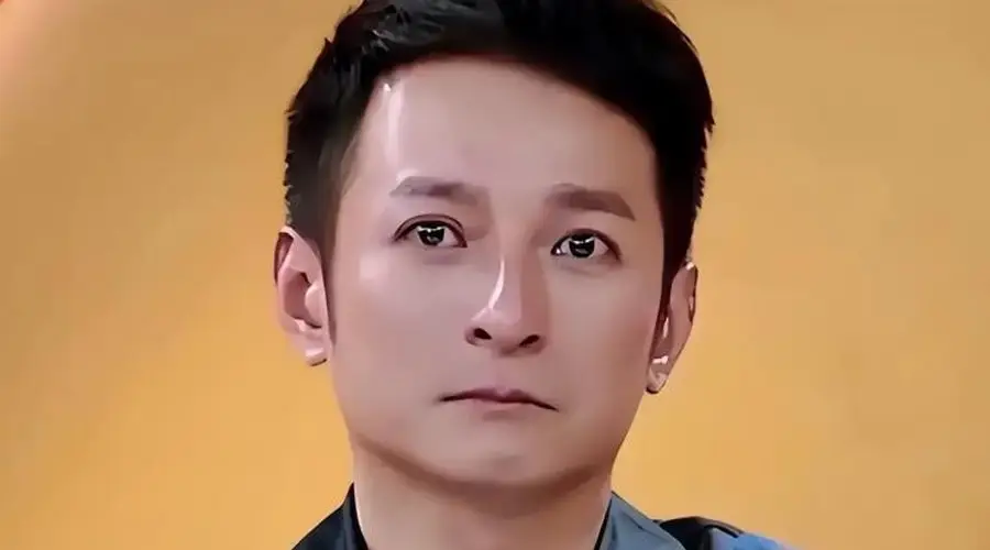 从主持人到"精神病"，49岁无妻无子的李维嘉，给年轻人们提了个醒
