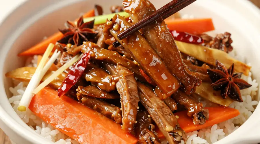 烩鸭条:老厨师揭秘软烂入味秘诀,在家也能做