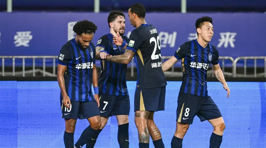 中超:绍尔头球破门制胜 武汉三镇1-0力克铜梁龙豪取两连胜