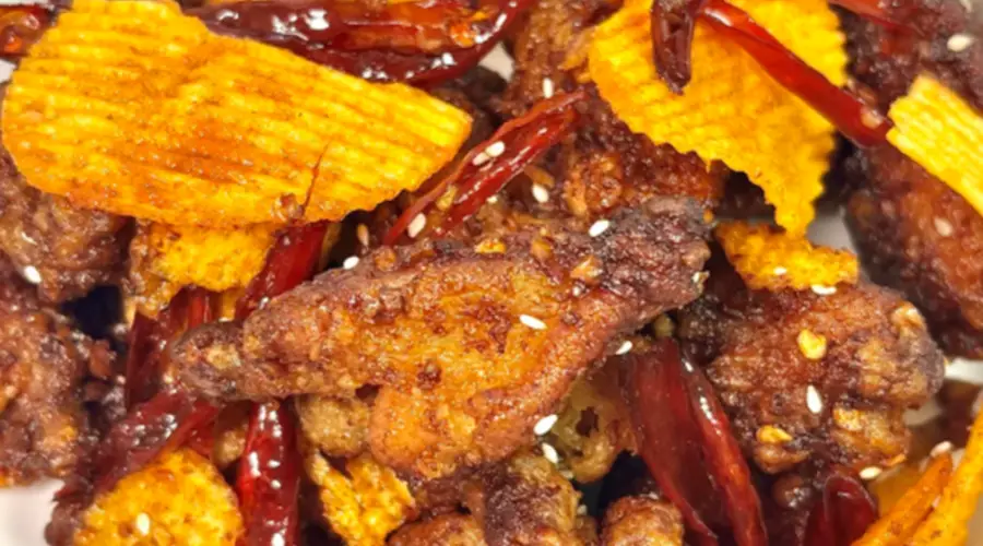 用家里剩薯片做！裹住鸡翅煎一煎 做出酥脆弹嫩的家常美味