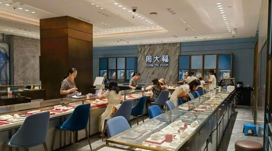 金价大跌!有商家囤货资产缩水百万,“跌掉一辆迈巴赫”