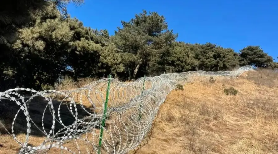 三问泰山景区的滚筒式刀片铁丝网