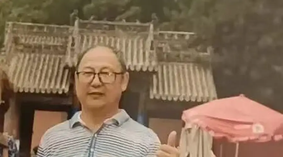 教师被控任校办厂长19年侵吞324万，辩称系承包利润