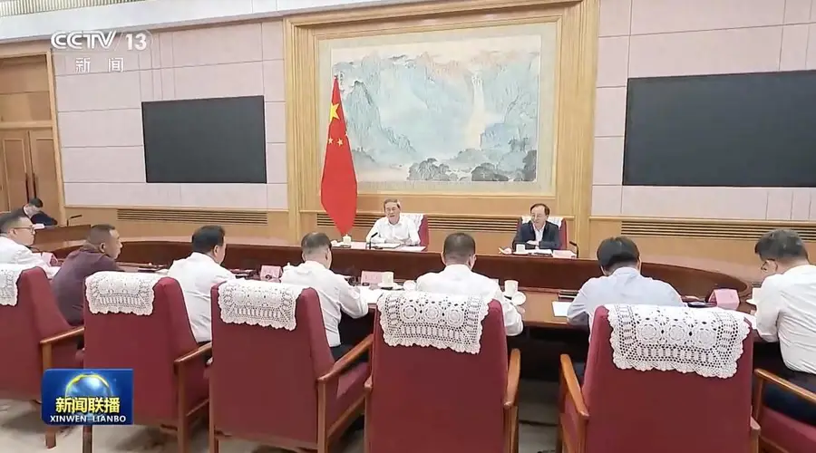 重要节点,总理主持召开经济形势专家和企业家座谈会,8人现场发言