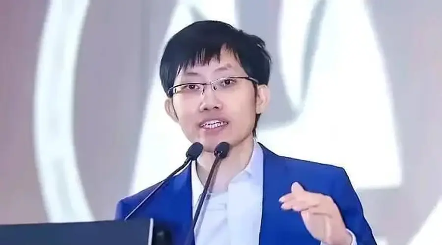 DeepSeek梁文锋身价2440亿，成为全球最富有AI创业者