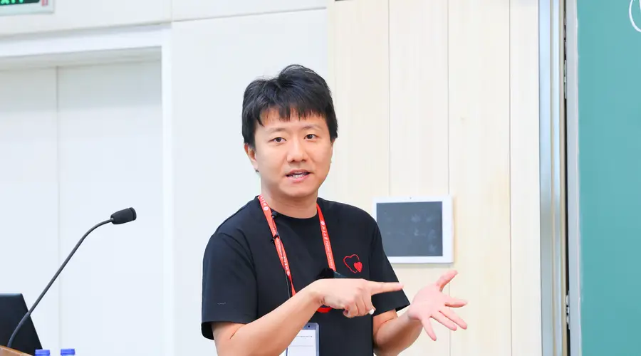 第21届菲尔兹奖揭晓 中国籍数学家王虹邓煜双双获奖