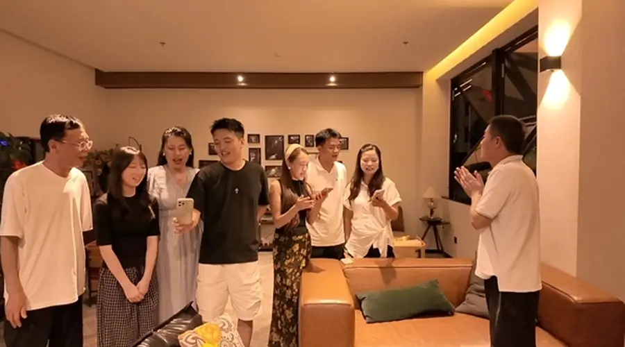 贵州避暑旅游火爆 游客盛赞清凉体验