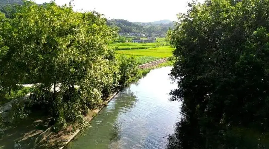 谷城高桥河村成小众避暑好去处 免费生态游玩引众游客打卡