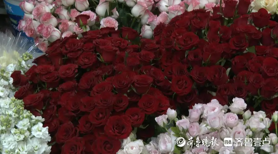 七夕氛围感拉满 枣庄高新区鲜花茶饮市场迎来“甜蜜爆发”