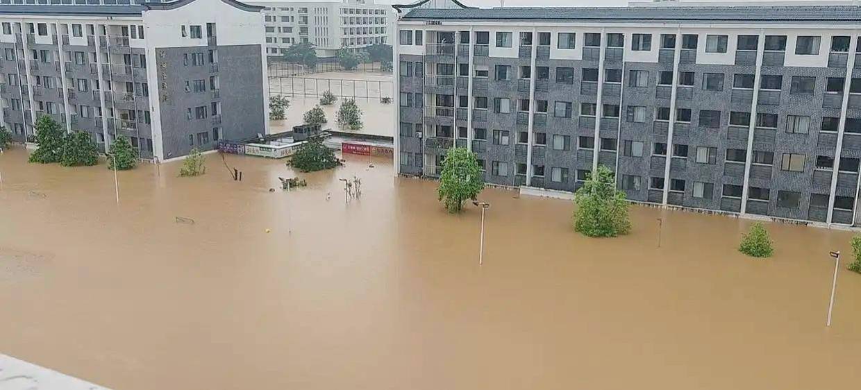针对广西出现持续性强降雨，多家在线旅游平台启动应急响应机制