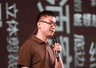 清华学霸退学创业卖战术服饰，年营收达18亿瞄准中产男性群体