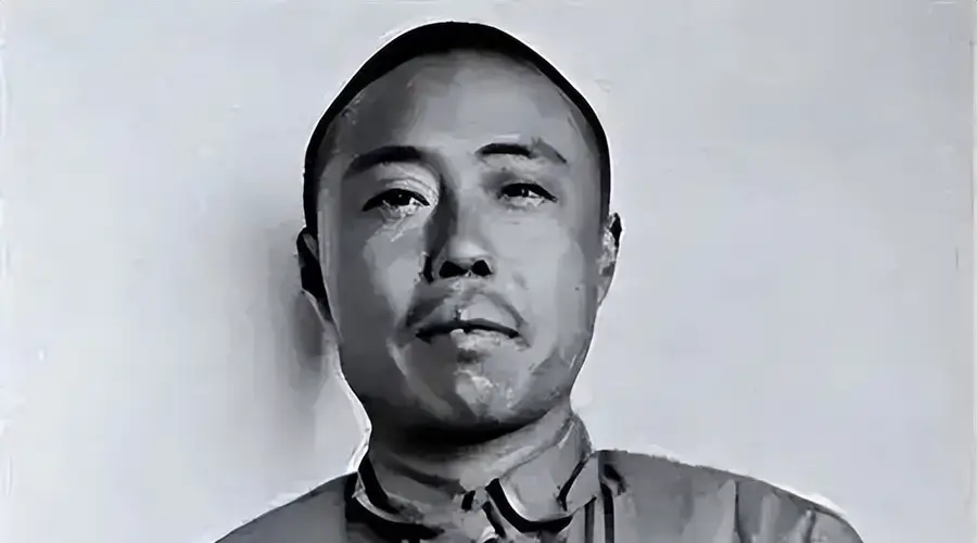 人人只骂他晚年犯错,却没人看见,他独守绝境3年救了红军
