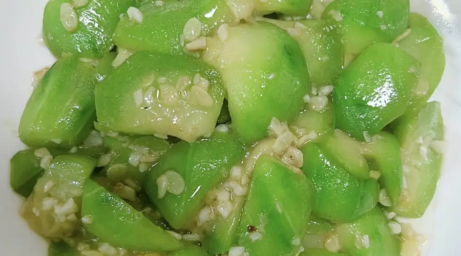 哇,夏天餐桌别总惦记大鱼大肉,素炒丝瓜清爽解腻软嫩还下饭