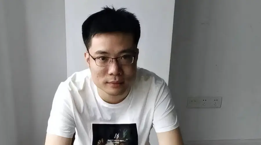大司马一到公司上班就要打LOL，已经重拾对LOL热爱了