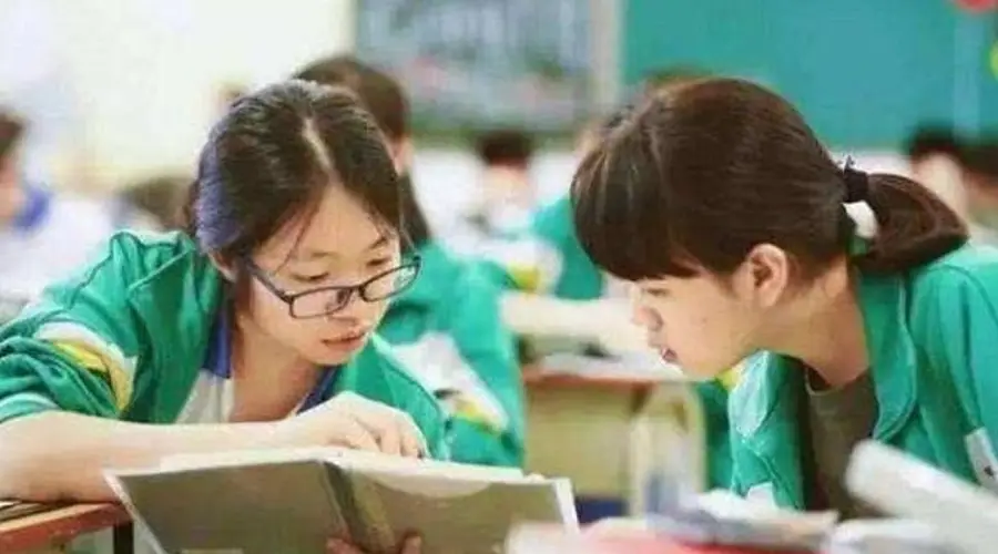 “比早恋更可怕!”中学生毒友谊正在迅速蔓延,家长要提高警惕