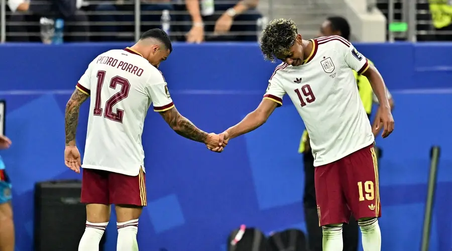 世界杯-奥亚萨瓦尔点射波罗破门 西班牙2-0法国进决赛