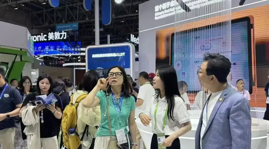 AI时代出海怎么做?清华MBA到链博会现场寻找答案