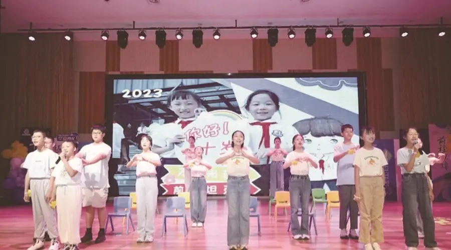 书人实验学校六年级毕业典礼暖暖的