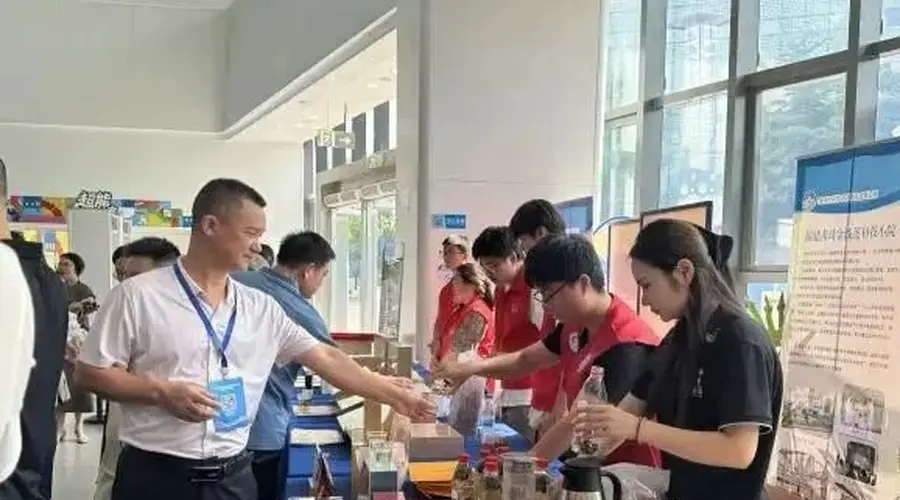 成果亮相科技馆,茶香科创引点赞——白芽奇兰茶科技小院参展风采