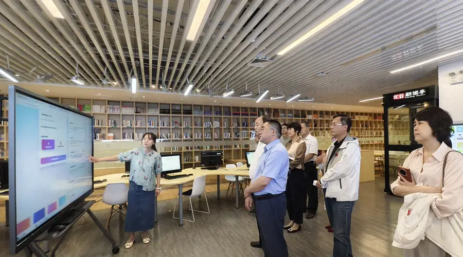 市教委:北京1400余所中小学、183万学生实现AI通识课全覆盖