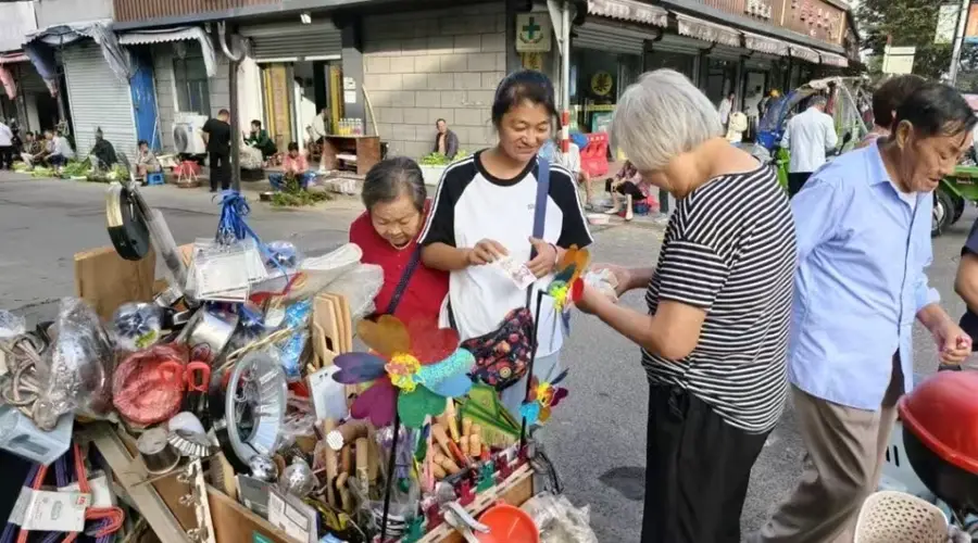 在菜场摆摊谋生的女作家寻味人间烟火，作品获鲁迅文学奖提名