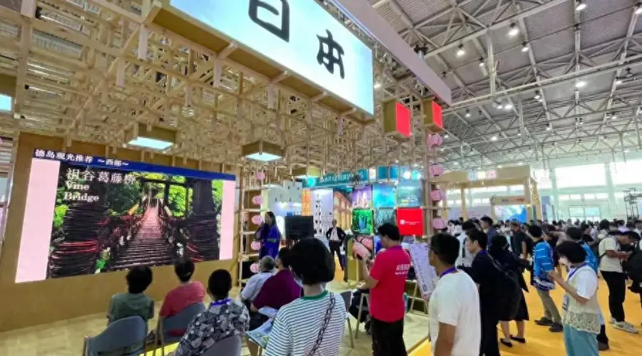 访日游客五年来暴跌60%!失去中国游客,日本6.6万亿巨坑拿什么填