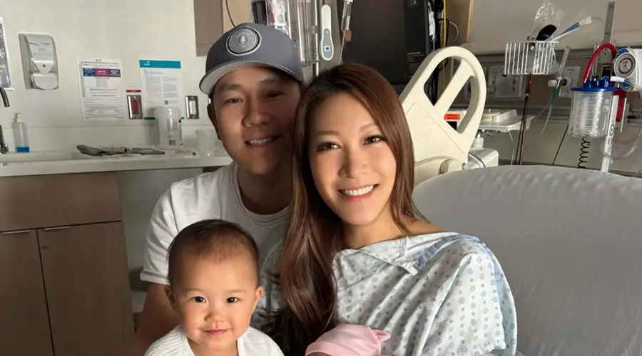 周美欣顺产二胎仅用不到一小时,羊水喷老公一身成趣事