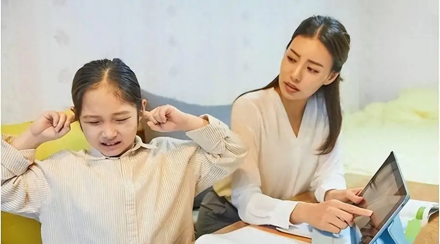 过去“棒打出孝子”时代的孩子不易抑郁?如今为何未成年人心理问题激增?