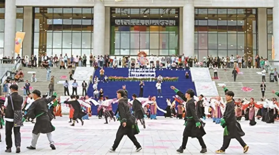 雪域欢歌启新程