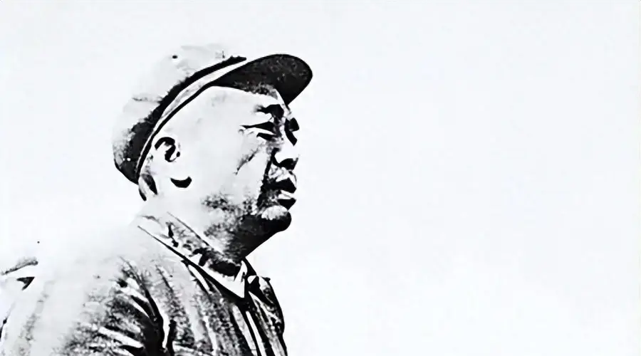 女特务刺杀彭德怀失败,执行枪决时却被彭总喊住:她的孩子还小