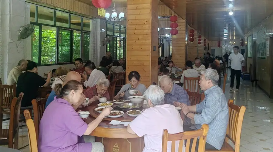 贵州习水吼滩村避暑游火爆 夏季民宿入住率持续攀升