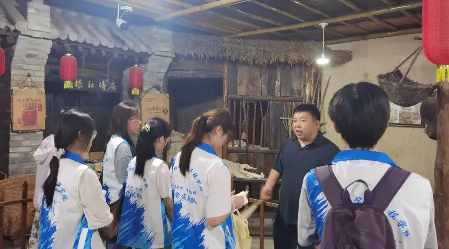 暑期亲子探秘泾阳茯茶文化 体验匠心非遗
