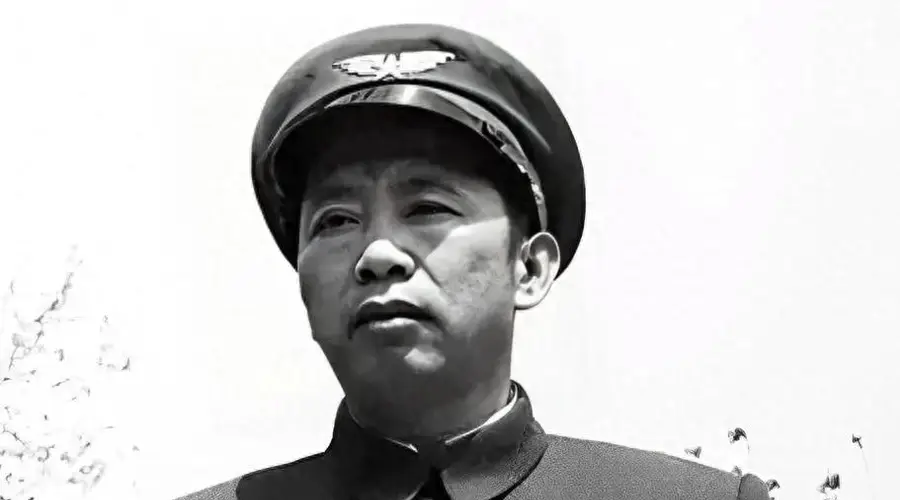 四野电报署名变动 谭政发现刘亚楼排前要求后续不署己名