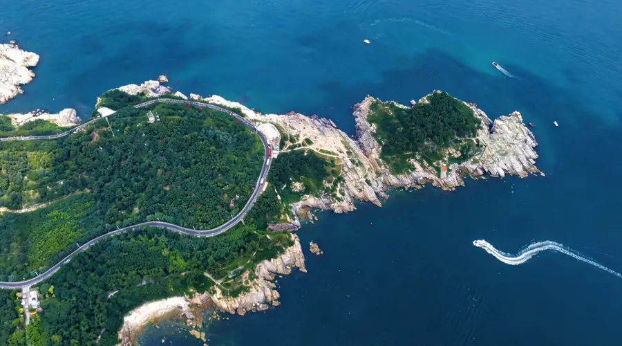 环翠区夏季文旅消费升温 环海路打卡点及海上航线人气高涨