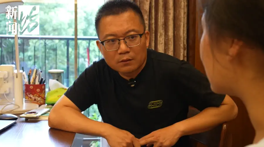 女儿中考692.5分，名校毕业父母劝她放弃重点高中读中职，起初遭抵触，父亲刷完近十年中考数学试卷，给女儿算了一笔账